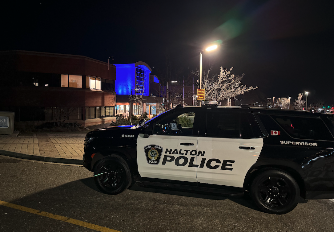 Police on site at Oakville Town Hall | Ben Brown